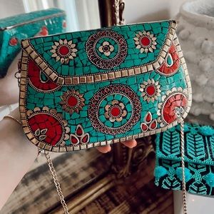Anthropologie Hard Shell Clutch. Antik Kraft in Turquoise